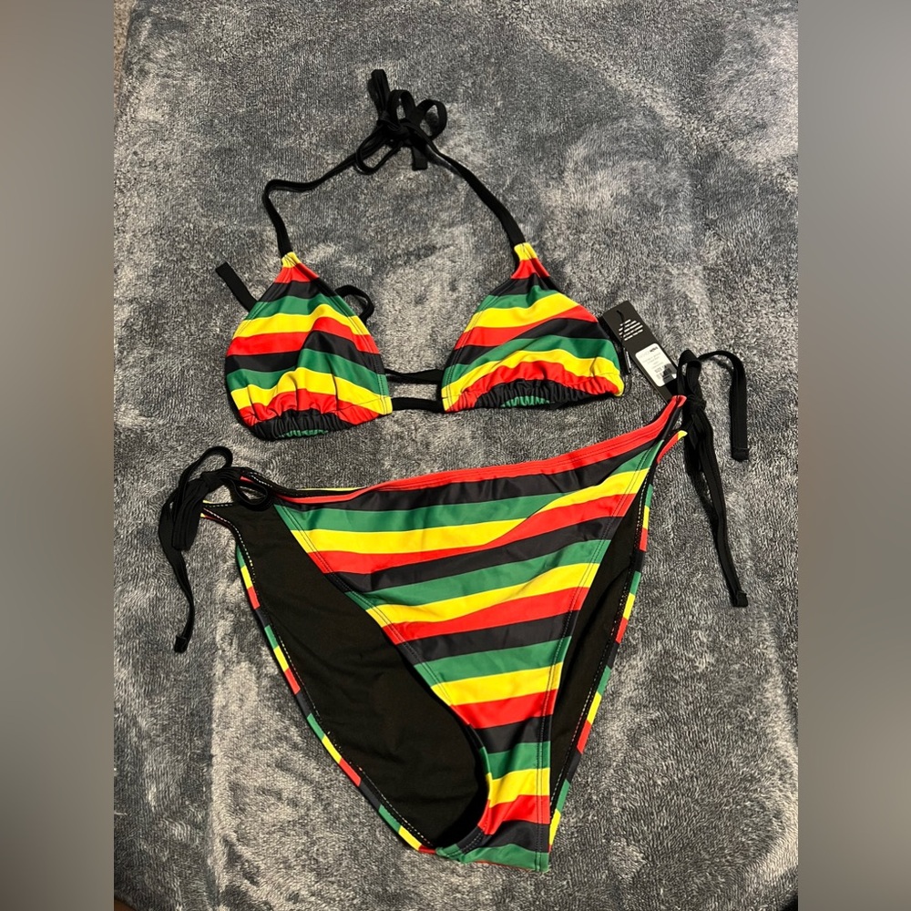 Fashion Nova Find Me In Jamaica - Picture 3 of 4